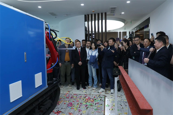 人生就是博：江苏贝恩机器人科技有限公司举办智能喷涂机器人新品发布会