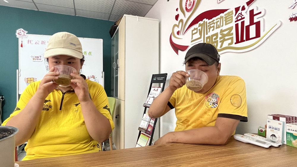 尊龙凯时网站：酷暑中“送凉”保供——天津高温天气一线观察