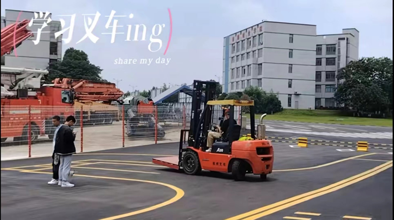 z6尊龙·凯时：湖南：三一职院摸准企业用人需求多举措实现毕业生就业上岗(图5)