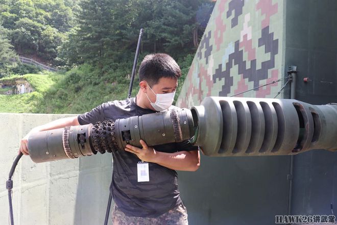 z6尊龙·凯时：韩国陆军使用自动清洗机擦洗K9自行榴弹炮炮管省时省力效果好