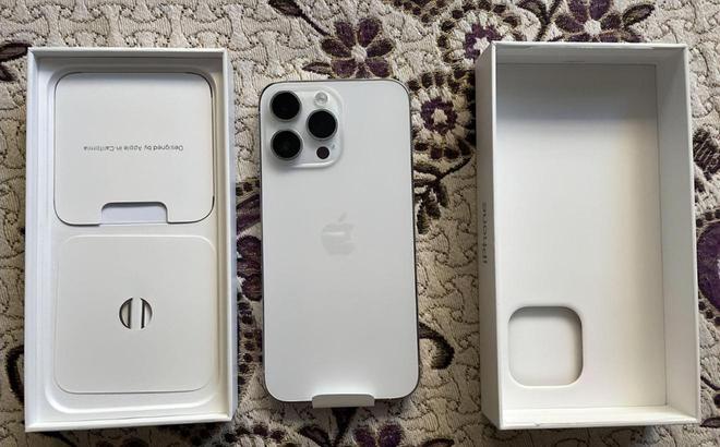 网友新买的iPhone14pm翻车不光是后封机还有ID锁