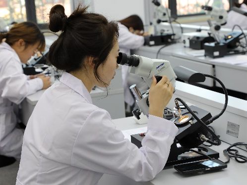 珠宝科普零距离专业大咖来分享免费鉴宝清洗首饰机会难得快来预约！(图2)
