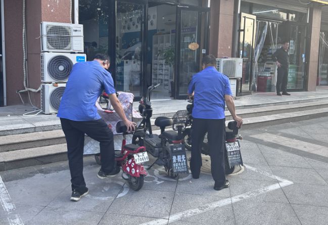 人生就是博：巷巷清、街街净……他们在行动→(图4)