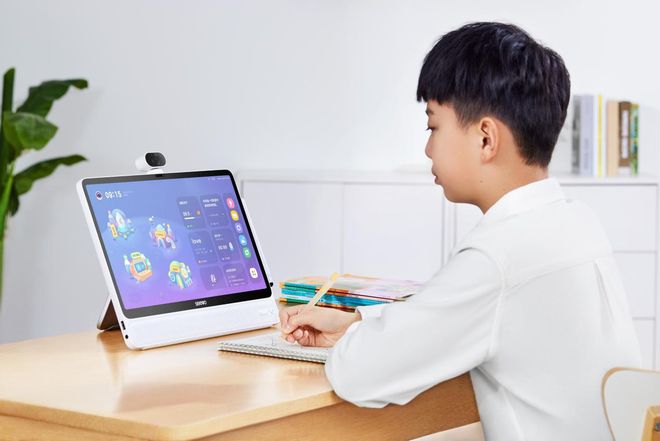 希沃网课学习机W2发布：孩子的第一台学习机