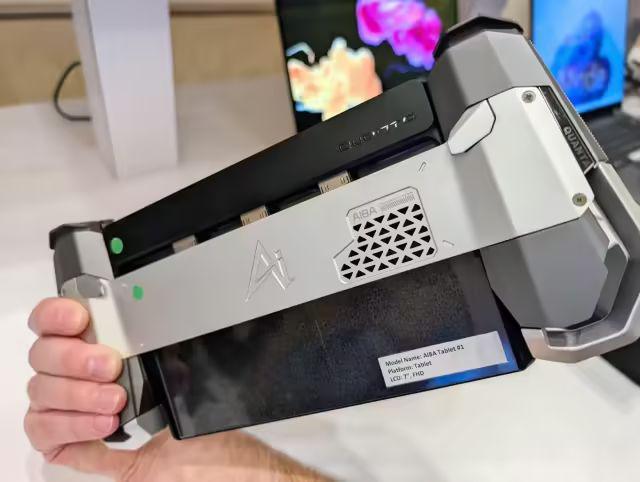 人生就是博：【硬件资讯】CES2025拾遗！Intel还展示了什么？模块化PC？裸眼3D掌机？首款18A芯片？一起来看一下吧！！(图4)