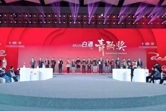 安达智能：公司产品可广泛运用于消费电子、汽车电子、新能源、半导体等领域(图2)