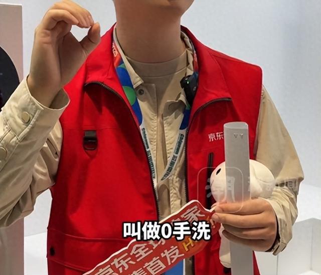 尊龙凯时网站：海尔三筒懒人洗衣机实物来了所有衣服0手洗洗净比远超国际标准内衣上血
