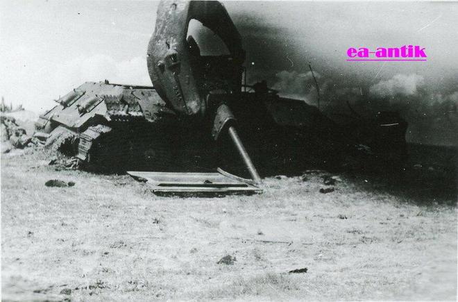 当‘红色索尔莫沃’工厂生产的T-34-76坦克被击中会发生什么？(图6)