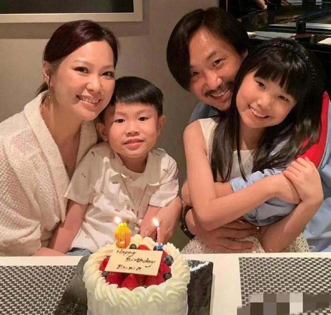 z6尊龙·凯时：郑中基又离婚了网友：长得丑玩的花和阿Sa离婚就是被发现出轨(图2)