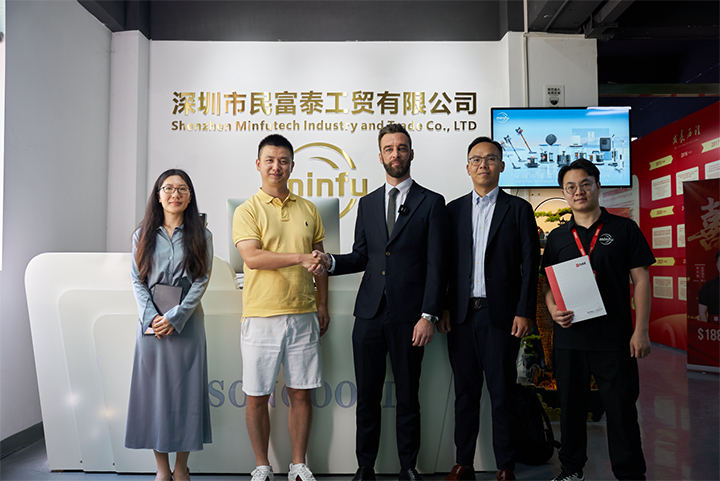 人生就是博：优哩哩中国行：携手民富泰工贸共拓全球智能清洁市场新蓝海(图1)