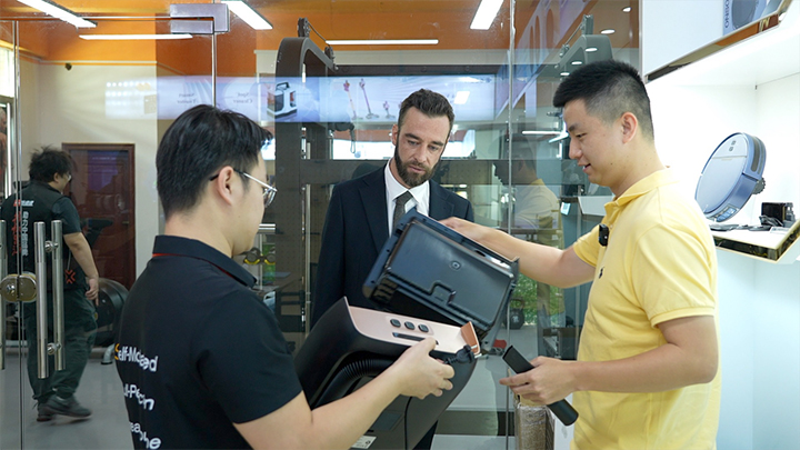 人生就是博：优哩哩中国行：携手民富泰工贸共拓全球智能清洁市场新蓝海(图3)