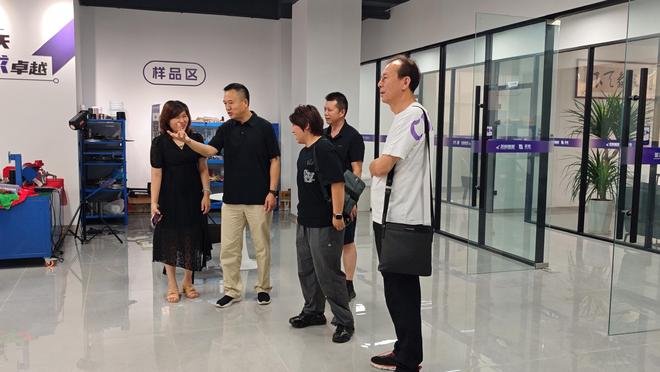 尊龙凯时网站：中工气协与重庆气协联合调研初刻智能共绘产业协同新发展！(图4)