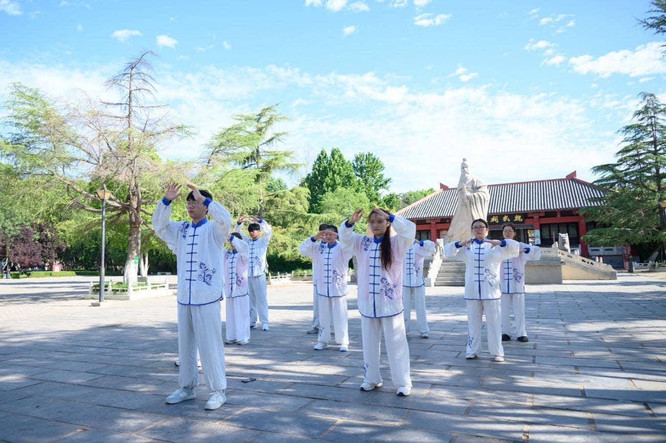 青年走进乡村：一场跨越田野与课堂的“双向奔赴”(图2)