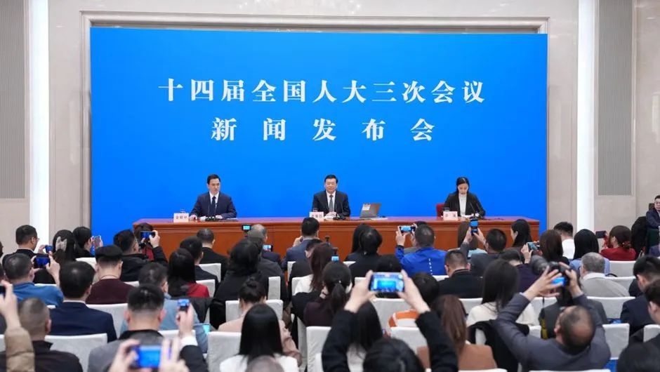 【关注】中国领跑下一代半导体基础研究产出论文量为美国两倍多