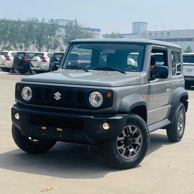 2025款铃木吉姆尼自动三门顶配强悍而精致的纯硬派越野小SUV