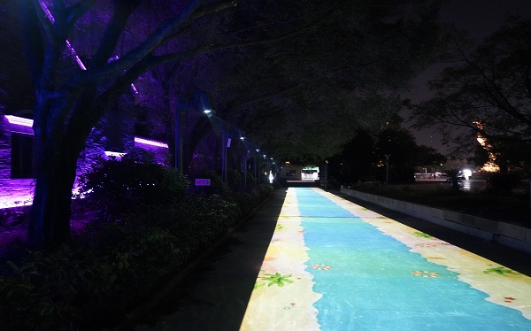 探索户外投影一体机：开启不一样的视觉盛宴(图1)