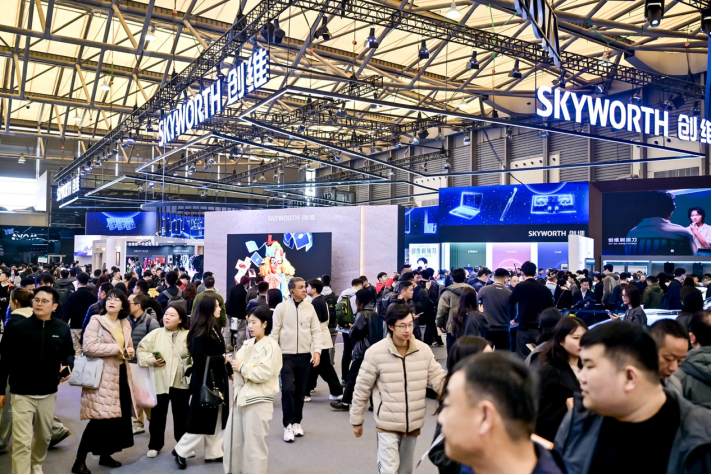 突破边界亮点纷呈创维双核心生态全景AWE2026大放异彩(图1)