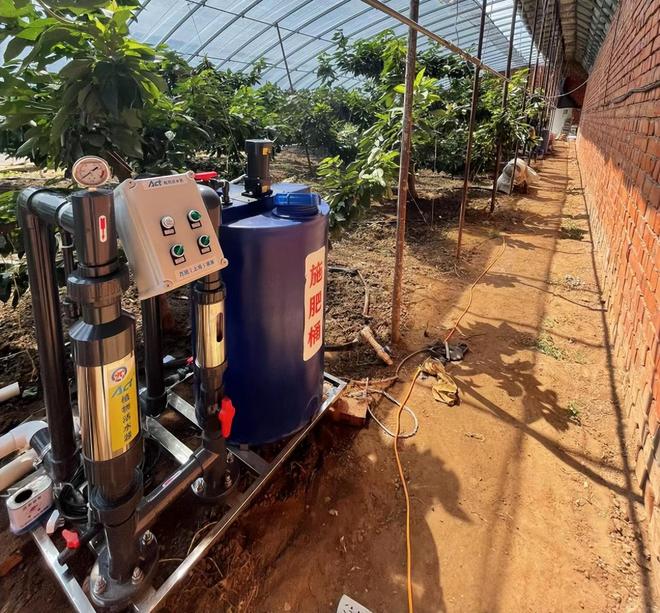 尊龙凯时网站：三通道智能水肥一体机品牌厂家哪家标准优选靠谱厂家推荐(图2)